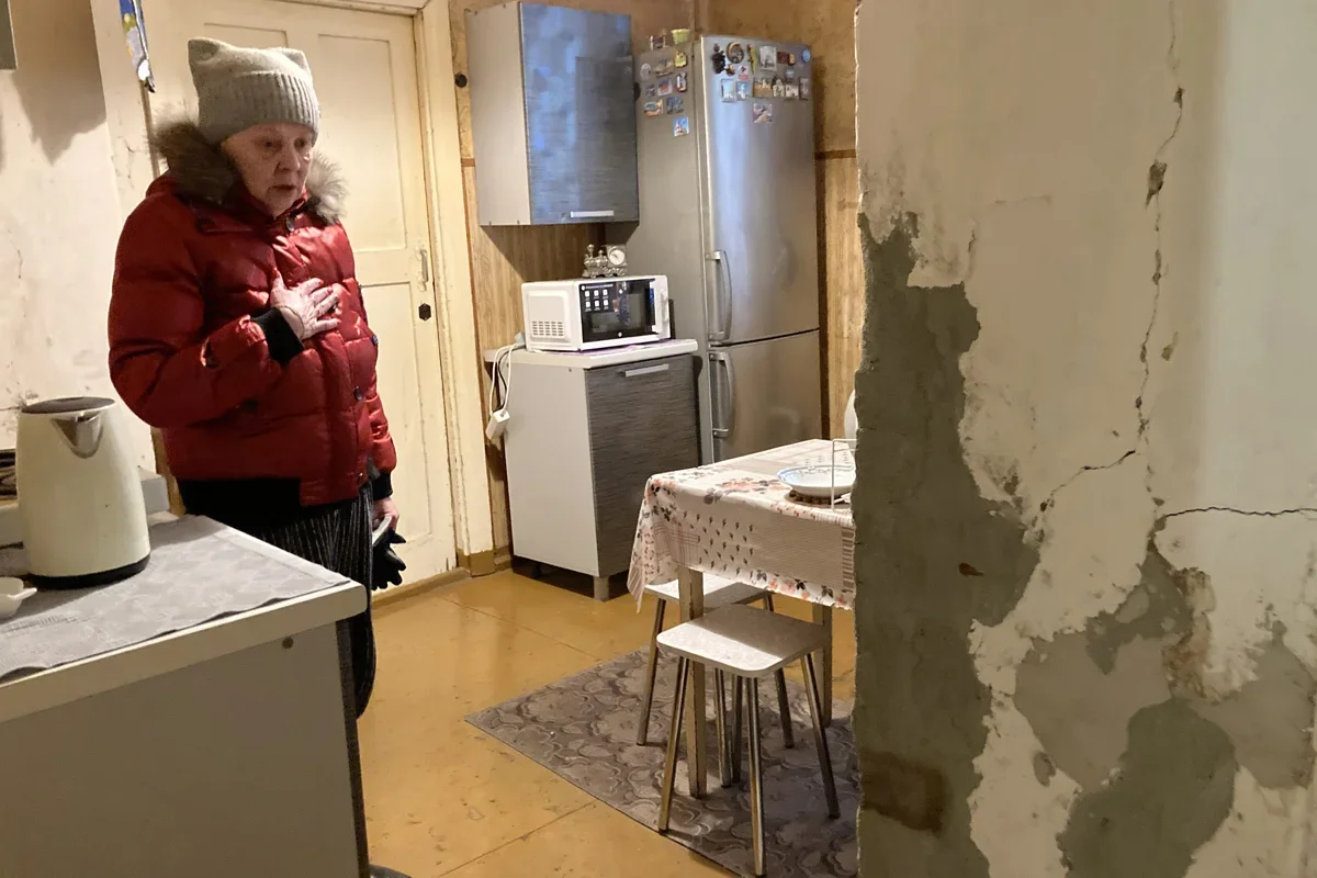 Yelena in her apartment. Photo: Irina Strelnikova