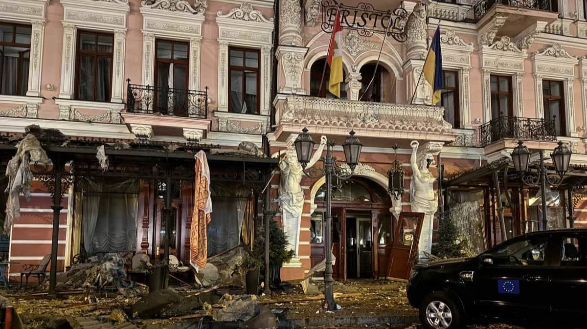 Гостиница «Бристоль» после удара, 31 января 2025 года. Фото: телеграм-канал городского головы Одессы Геннадия Труханова