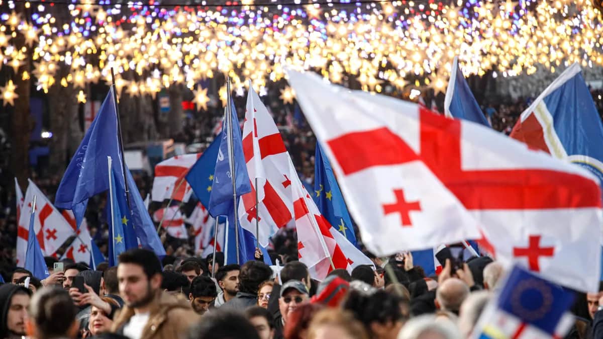 A rally in Tbilisi to celebrate Georgia being granted EU candidate status, 15 December 2023. Photo: EPA-EFE / DAVID MDZINARISHVILI