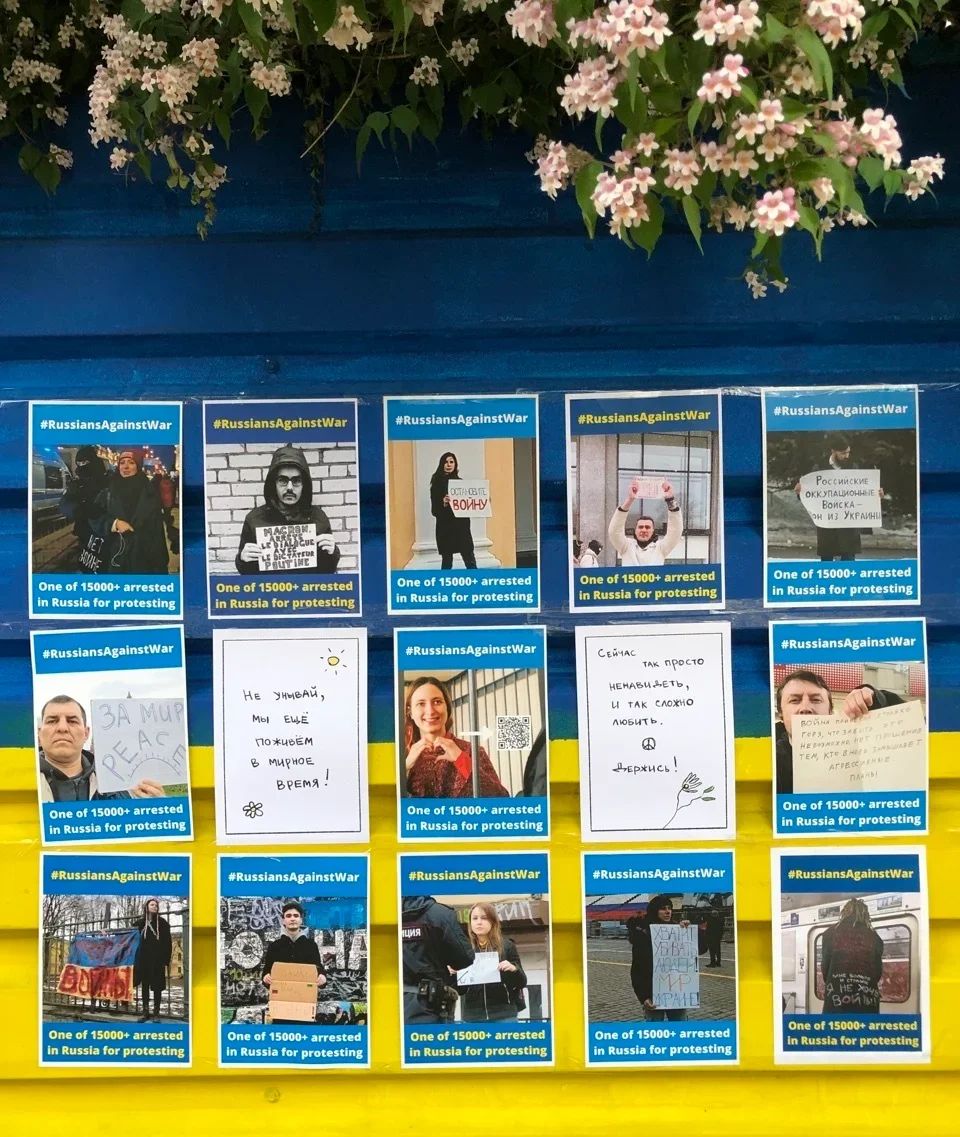 “Russians against the war” posters are displayed opposite the Russian embassy in Vienna, Austria. Photo: Pyotr Petrenko