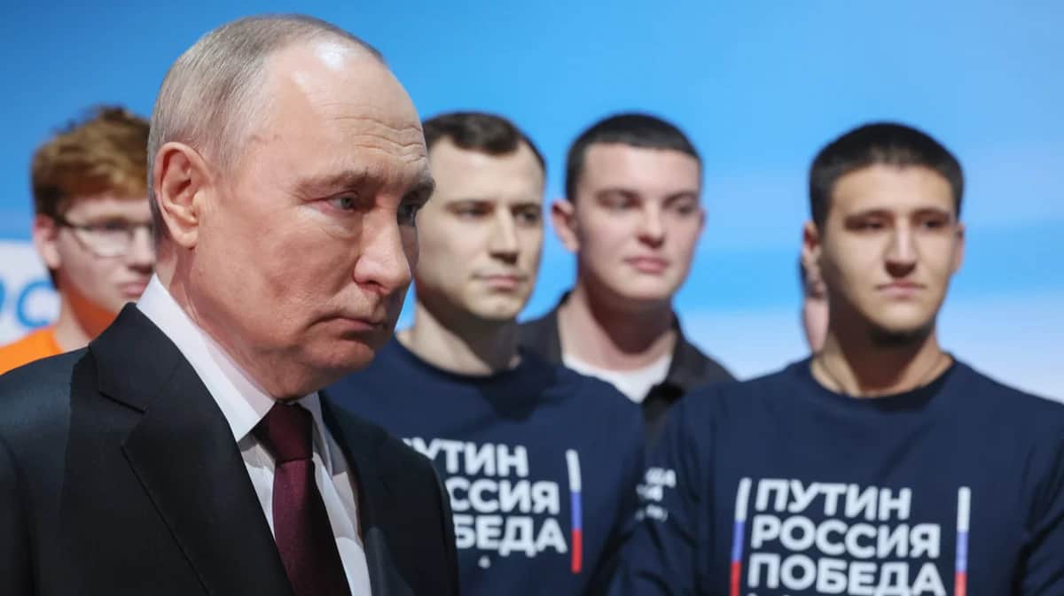 Владимир Путин принимает участие во встрече с доверенными лицами в предвыборном штабе в Москве, 18 марта 2024 года. Фото: Михаил Метцель / Спутник / EPA-EFE