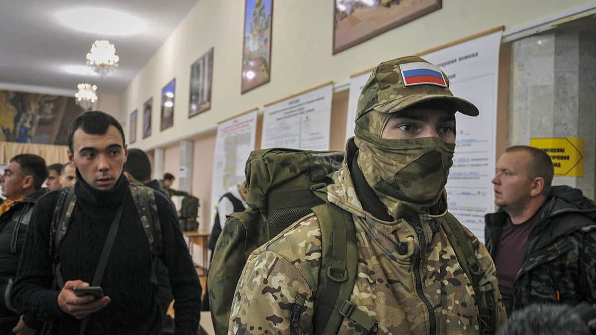 Призывной пункт во время мобилизации, Батайск, Ростовская область, Россия, 26 сентября 2022 года. Фото: Аркадий Будницкий / EPA-EFE