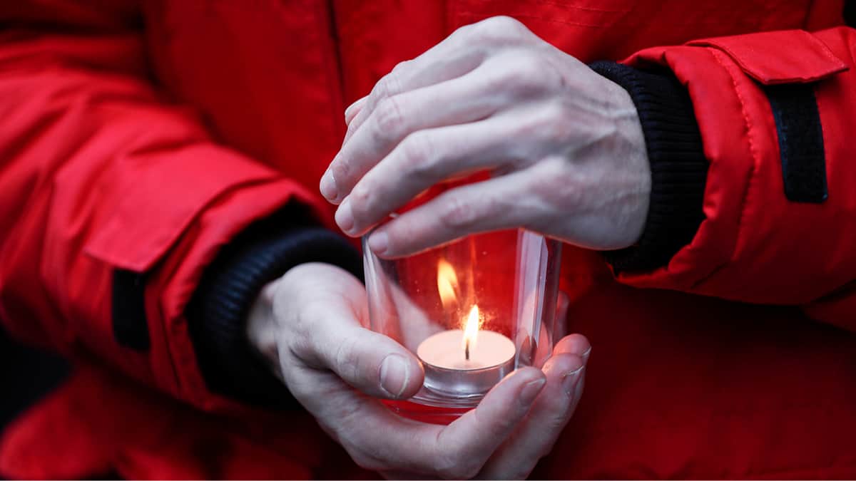  «Нужно перестать делать из истории глянцевую икону»