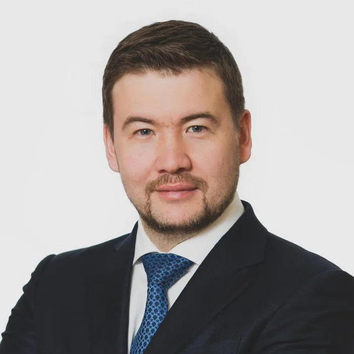 Юлий Тай